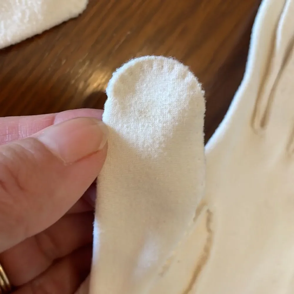 Vtg mid Century cream colored cotton‎ gloves with bead & embroidered design